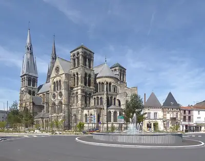 كنيسة Notre-Dame-en-Vaux الجامعية في Châlons-en-Champagne
