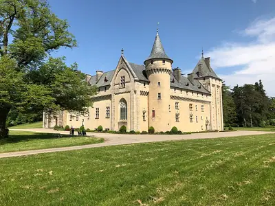 دير Loc-Dieu السسترسي المحصن قرب Villefranche-de-Rouergue