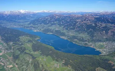 منظر جوي لبحيرة Millstatt