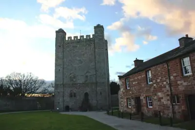 Caesar’s Tower ومبانٍ أخرى في Appleby Castle