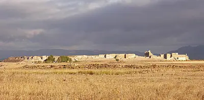 الموقع الأثري Calatrava la Vieja كما يُرى من الجنوب