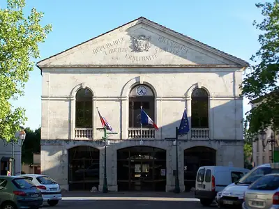 دار بلدية Casteljaloux