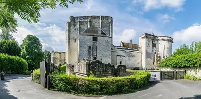 حصن Loches فوق وادي Indre