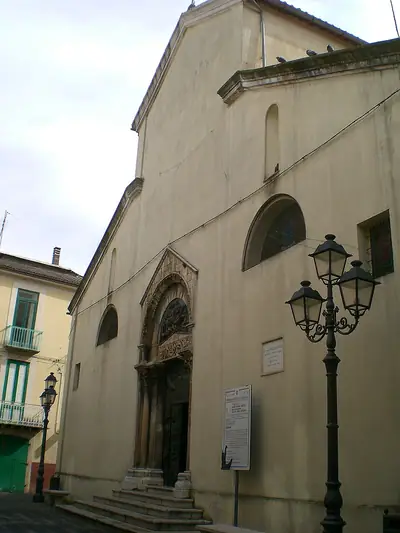 واجهة كاتدرائية Santa Maria Maggiore في Teggiano