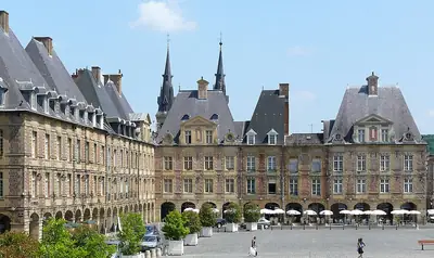 Place Ducale في Charleville-Mézières