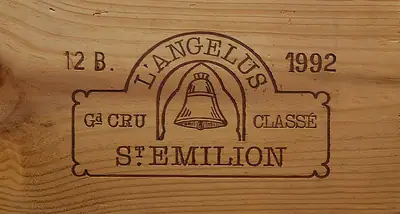 Château Angélus وسط كرومه في Saint-Émilion