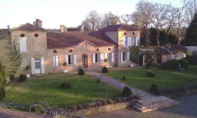 Château d’Aon في Brocas