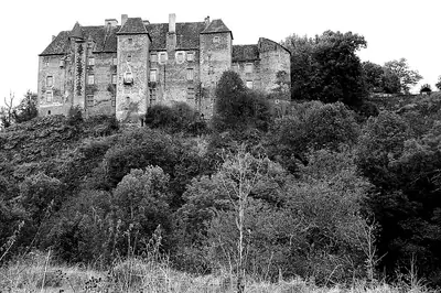 الواجهة الجنوبية لـ Château de Boussac فوق Petite Creuse