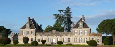 الواجهة الغربية لـ Château de Cérons