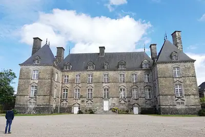 Château de Chiffrevast على طراز لويس الثالث عشر في Tamerville