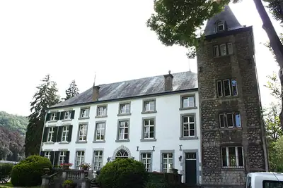 Château de Dieupart في قرية Dieupart الصغيرة، Aywaille