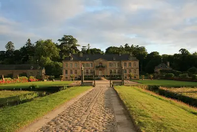 Château de Pont-Rilly في Négreville