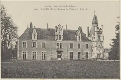 Château de Thouaré، شاتو مجاور يبعد نحو 2.5 كم عن المكان المُدرج