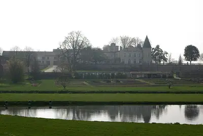 Château Lafite Rothschild في بوياك