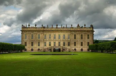 الواجهة الجنوبية لـ Chatsworth House