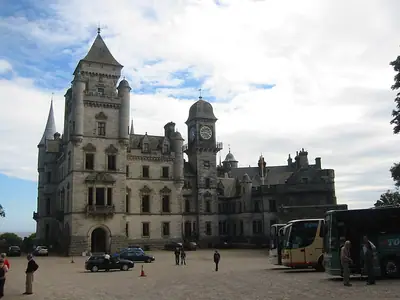 واجهة Dunrobin Castle