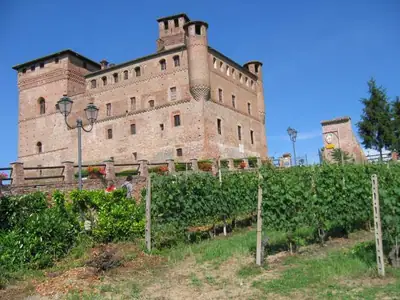 قلعة Grinzane Cavour