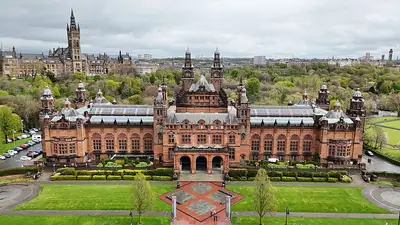 منظر جوي لمعرض Kelvingrove للفنون ومتحفه في غلاسكو
