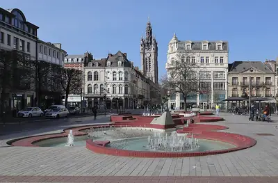 النافورة في Place d'Armes في دوي