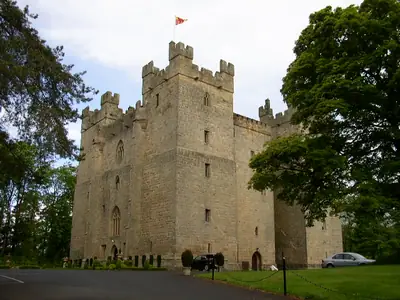 Langley Castle في وادي South Tyne، برج سكني مرمَّم من العصور الوسطى يُدار اليوم كفندق