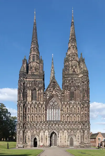 الواجهة الغربية لكاتدرائية Lichfield