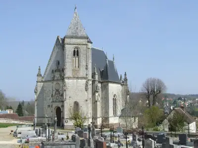كنيسة Notre-Dame-de-Pitié في Longny-au-Perche