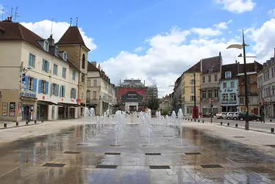 Place de la Liberté في Lons-le-Saunier