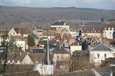 وسط Nogent-le-Rotrou كما يُرى من Château Saint-Jean
