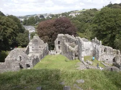 أطلال Okehampton Castle