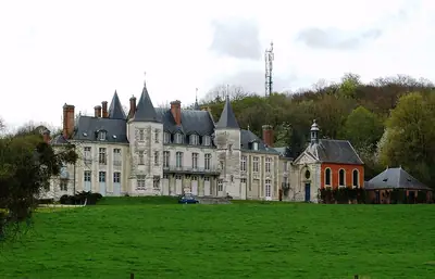 Château d'Esneval في Pavilly