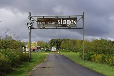 مدخل La Vallée des Singes في Romagne
