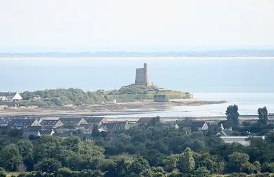 منظر عام لحصن La Hougue في Saint-Vaast-la-Hougue