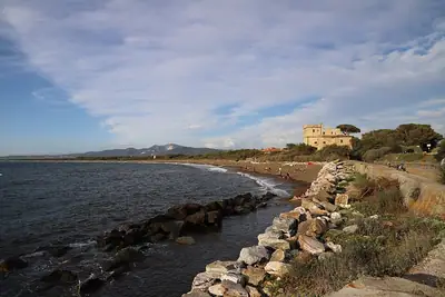 برج Torre Nuova في منتزه Rimigliano الساحلي