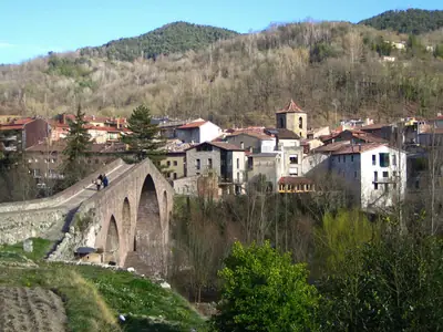 منظر لبلدة Sant Joan de les Abadesses