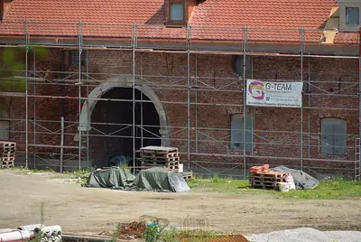 Schloss Thalheim في Kapelln بالنمسا السفلى، مجمّع قلعة واسع على أطراف القرية