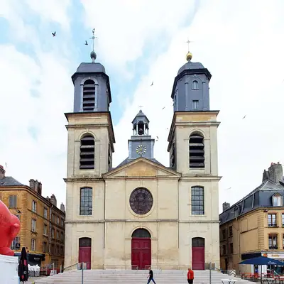 أبراج كنيسة Saint-Charles-Borromée في Sedan