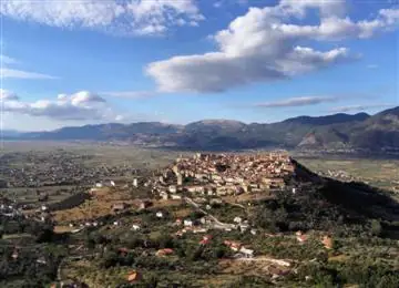 بانوراما Teggiano وVallo di Diano