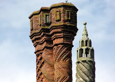 مداخن الطوب المزخرفة بنقوش في Thornbury Castle