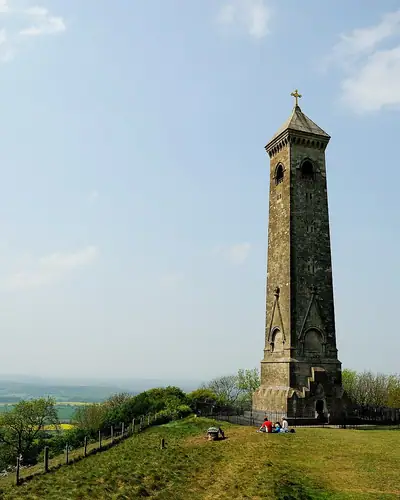 برج Tyndale Monument في North Nibley