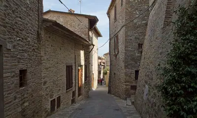 Via Roma في قرية Montone الجبلية