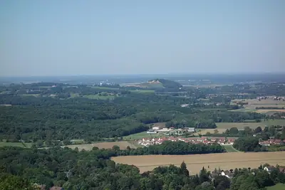 منظر Château-Chalon والكروم