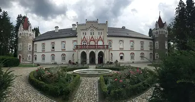 Chateau Herálec في قرية Herálec بفيسوتشينا