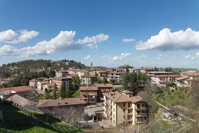 بلدة Zocca الجبلية في أبينين Modena